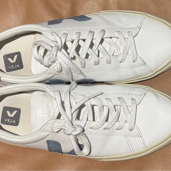 VEJA White Leather Low-Top Sneakers Blue Suede V | Minimal Sustainable - Picture 3 of 6